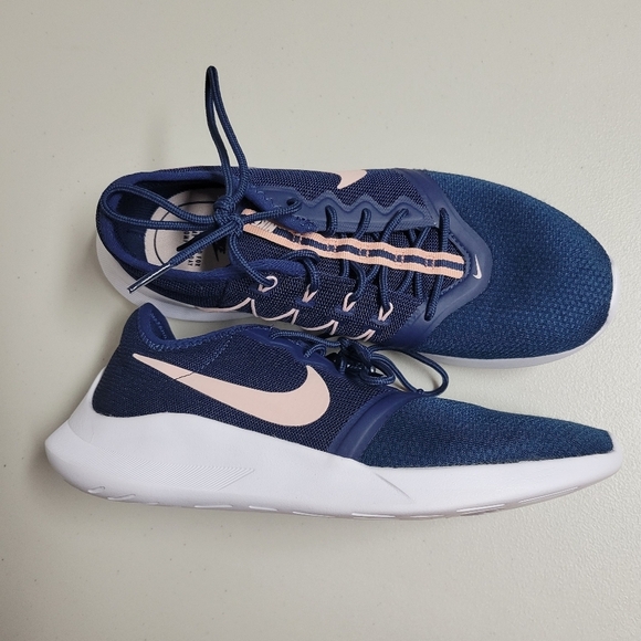 Nike Shoes - Nike Viale Tech Racer Lace Up Low Top Sneakers Women's Size 8.